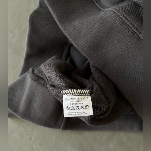 NWT Romantic Pirates | Crewneck sweatshirt charcoal color S size - Picture 3 of 11